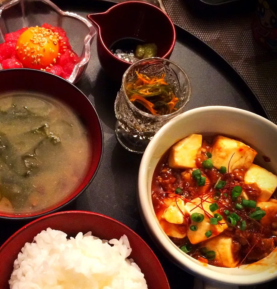 黒七味と粉山椒を効かせた辛～い麻婆豆腐定食(◍•ᴗ•◍)。
汗を出す気満々!!💓💓💓|💍ごはん🍚さん