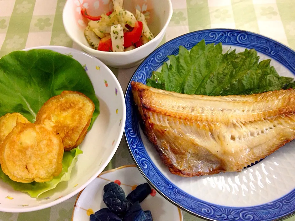 ホッケ干物焼き、ズッキーニのチヂミ、イカの木の芽和え|もちもちさん