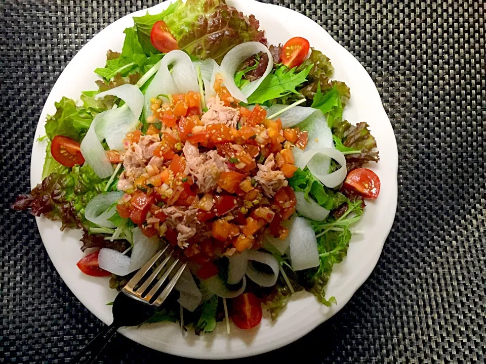 あいの料理 リボン大根とトマトダレのツナサラダ🍅|あいさん