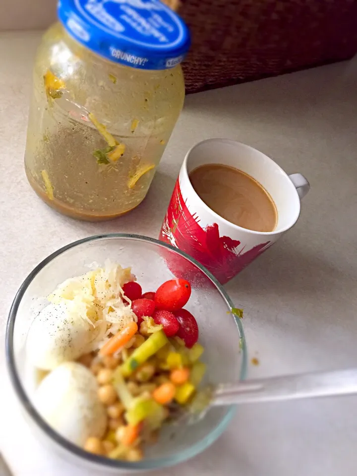 Homemade organic.,greens, sauerkraut, fresh hen eggs. COFFE TOO!|Polly Annaさん