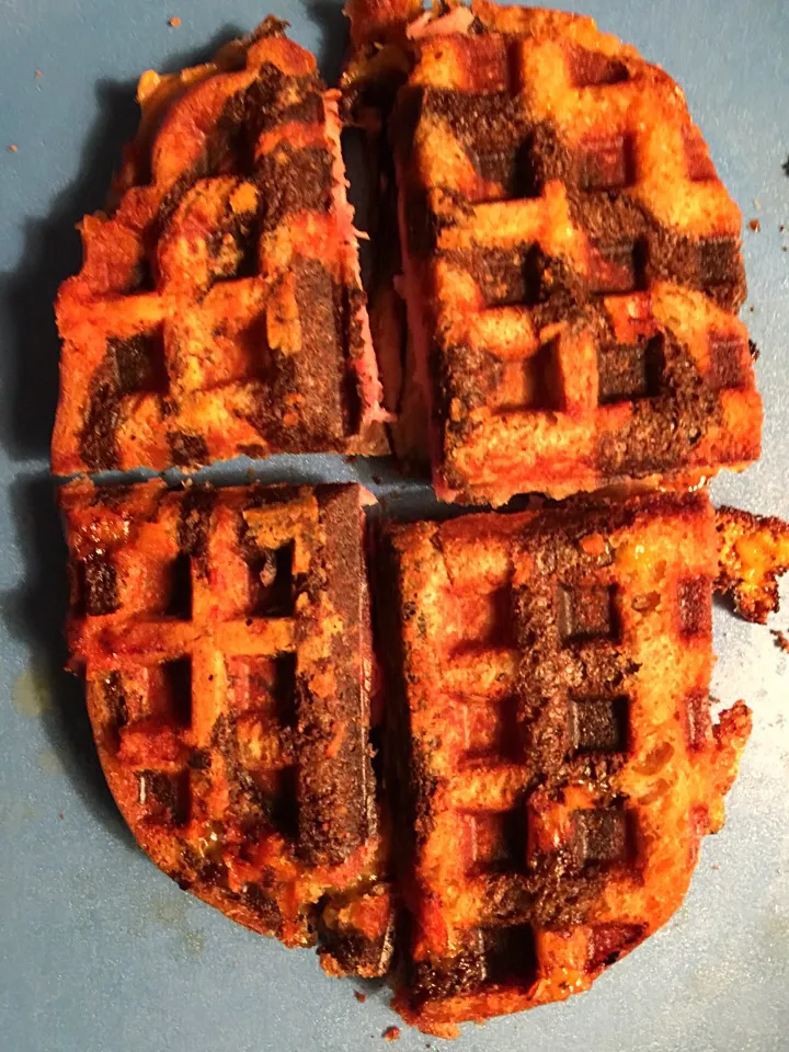 Rye, pastrami, swiss sandwich waffles|Polly Annaさん