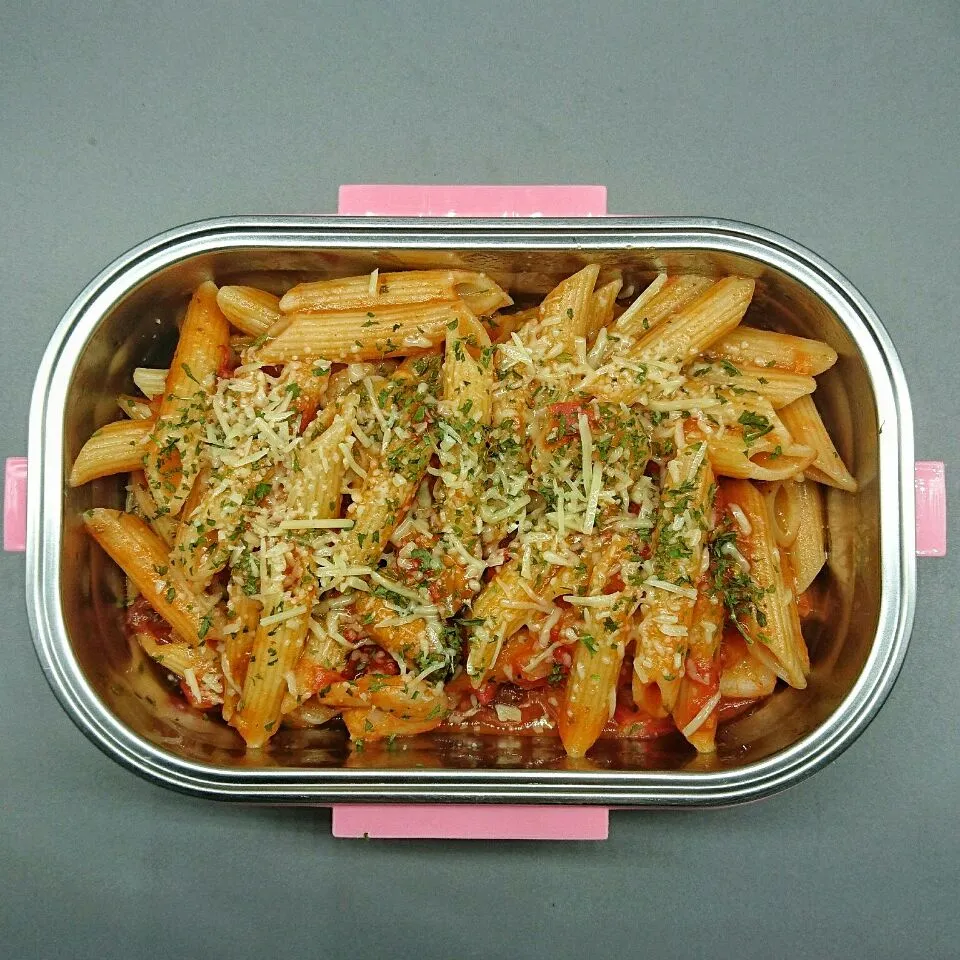 28-6-2016 #Tuesday
Shrimp & Mussel Penne in Tomato Sauce. My daughter loves tomato sauce so much.....

#penne #pasta #lunchideas #lunch #lunchbox #bento #bentob|suki chan duarteさん