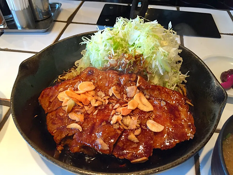 Snapdishの料理写真:大トンテキ定食|マハロ菊池さん