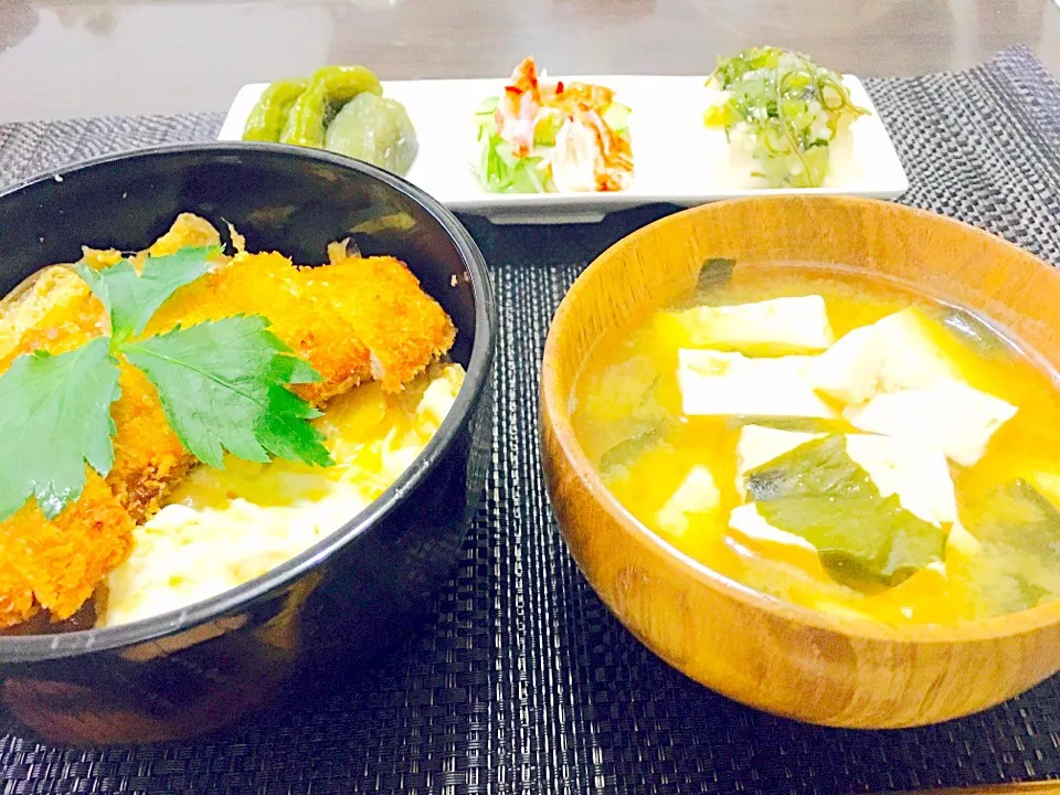 Snapdishの料理写真:カツ丼(^^)
今日の晩御飯o(^▽^)o|るみさん