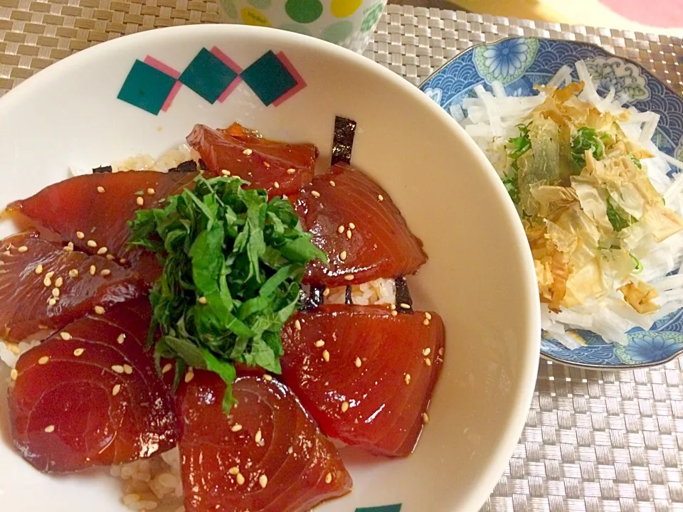 今宵はまぐろ丼♡

酢飯にしたら、めっちゃ美味しかった☺️|えりえいたさん