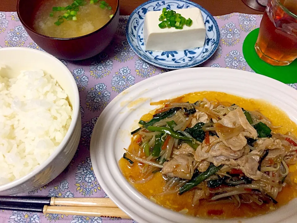 豚肉にらもやしニンニク醤油炒め。|kayonさん