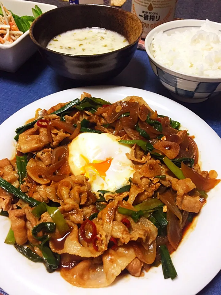 豚バラ肉とニラの味噌煮込み|ほっけまんさん