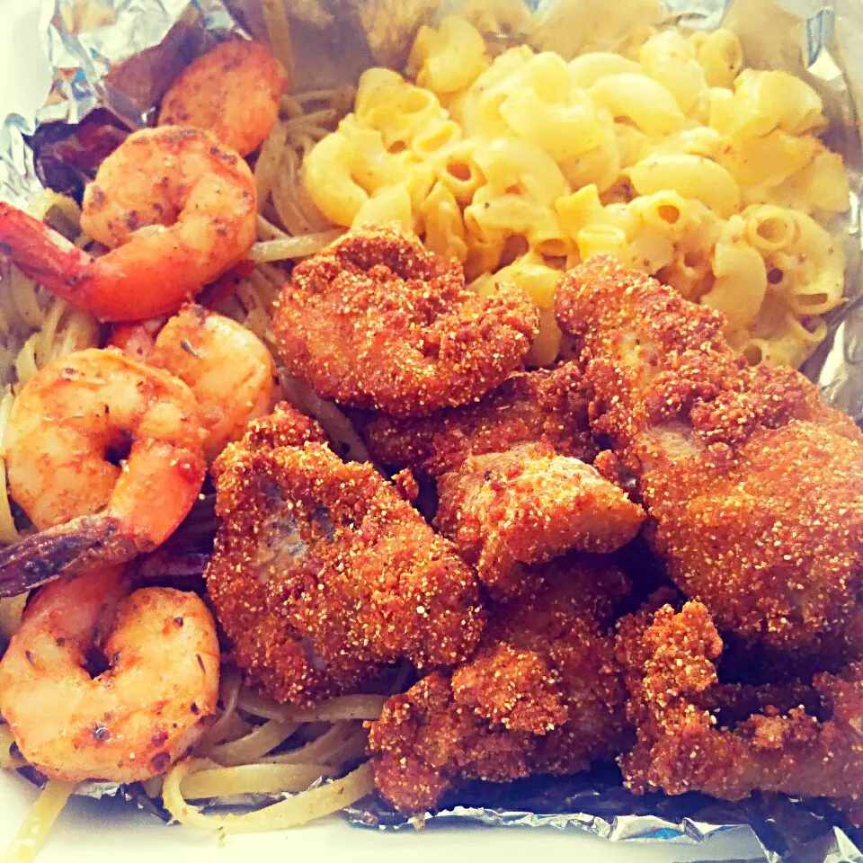 #Fried #Cafish #Nuggets #MacNCheese #Cajun #Fried #Shrimp and #Garlic #Noodles|Precious Loveさん