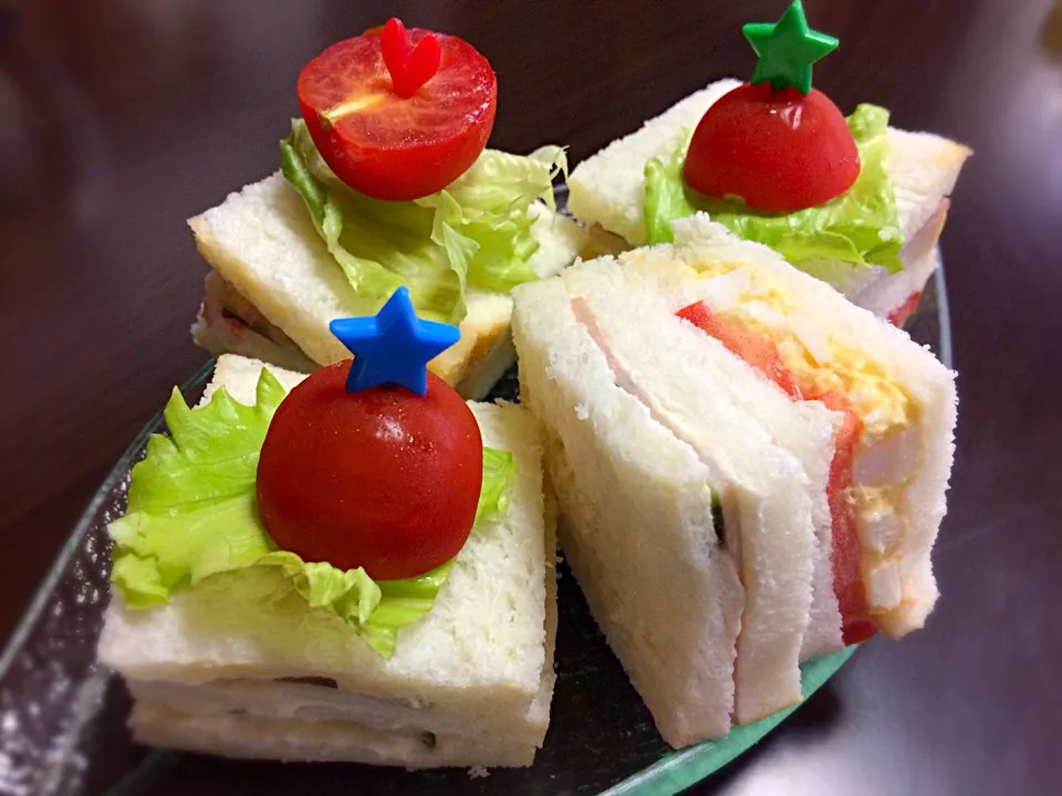 Mini sandwiches ゆで卵、ハム、potatoサラダmix"มินิแซนด์วิช สลัดไข่ต้ม,แฮม,มันฝรั่งจ้า"😋|Porr Ishidaさん