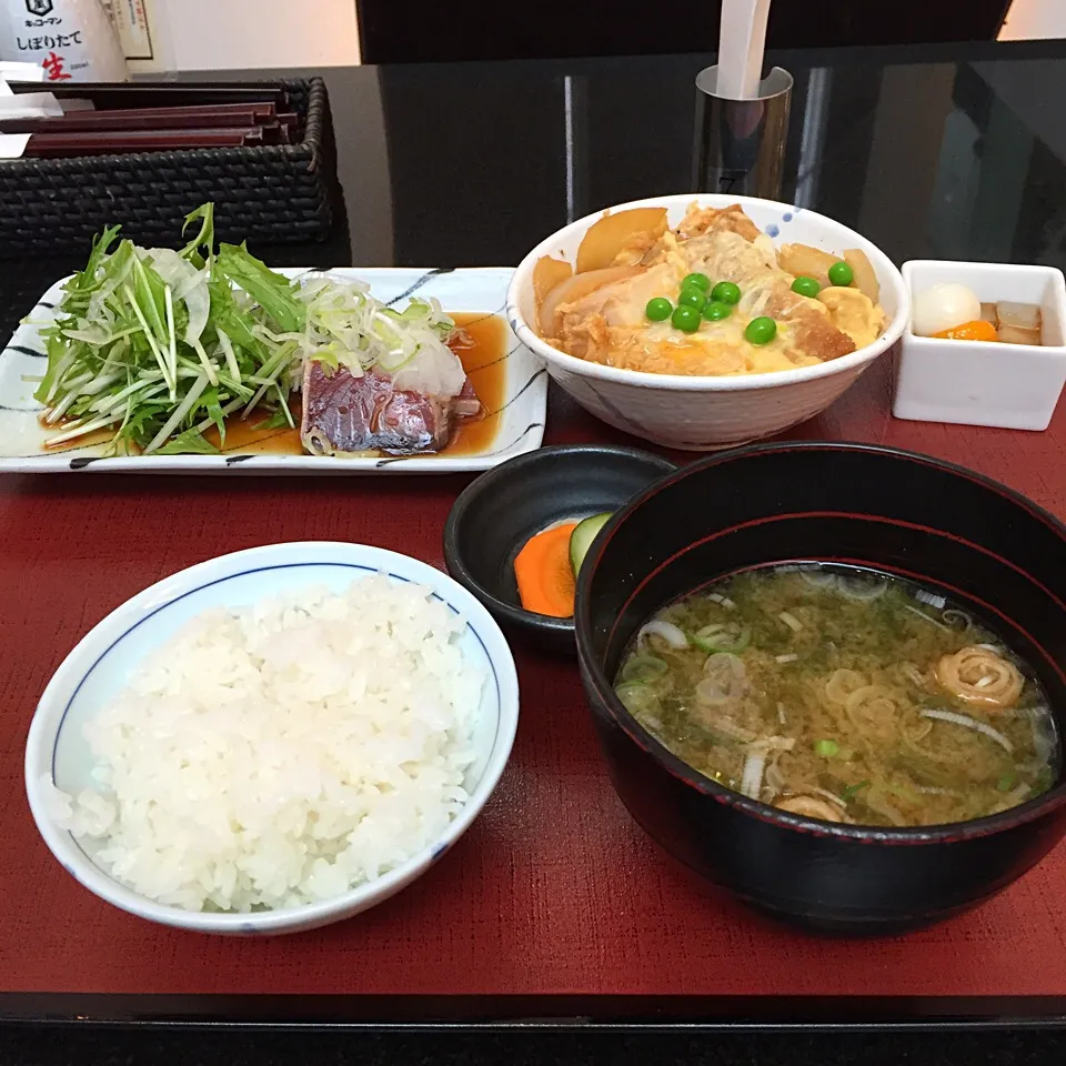 かつをタタキ香味野菜/豚ロースかつ豆腐の玉子とじ/味噌汁|山内博之さん