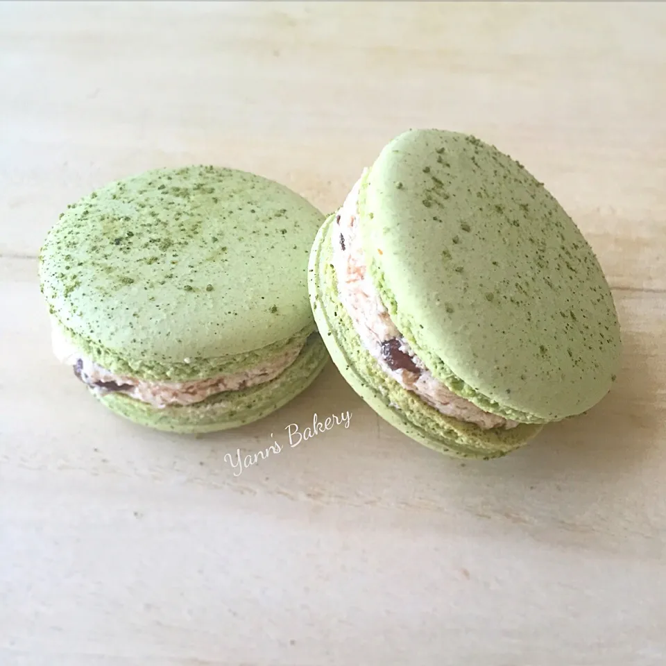 抹茶マカロン
Homemade Matcha Macarons with Azuki Bean Swiss Meringue Buttercream|Yannさん