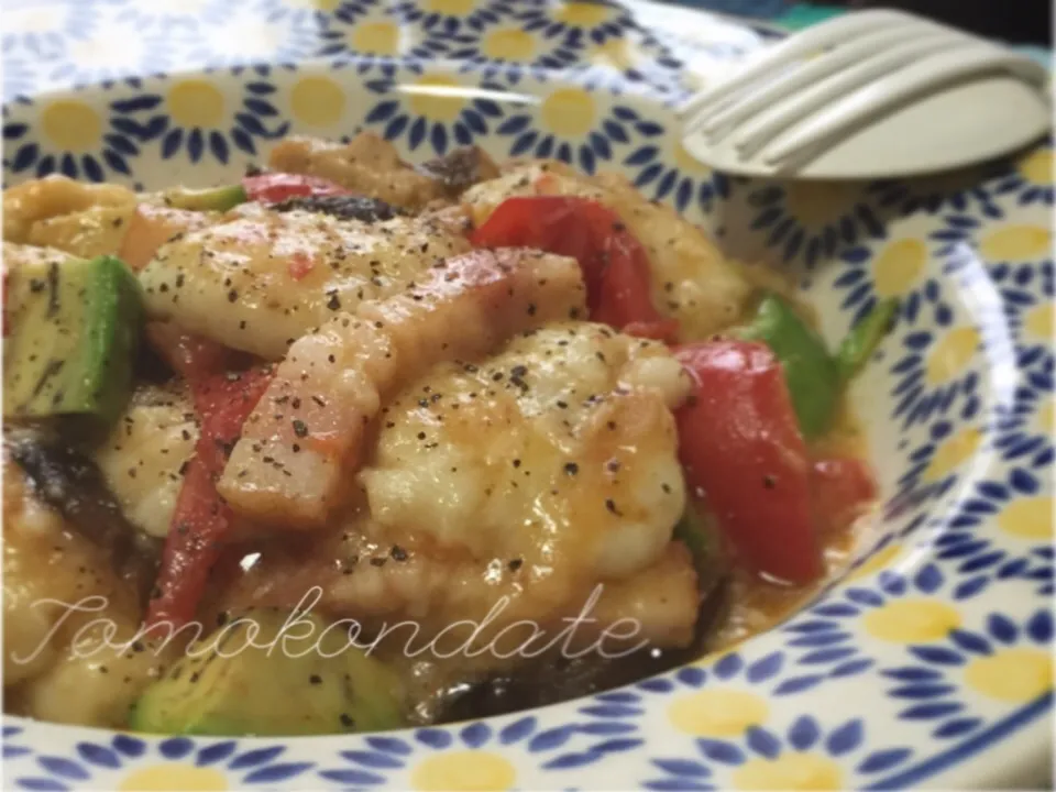 シュガートマトとアボカドと椎茸のガーリックオイル煮で里芋ニョッキ🍴♡|🇯🇵ともこちゃん。さん