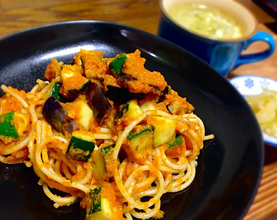 晩ごはん  茄子とズッキーニの自家製野菜ソーススパゲティ|砂雪さん