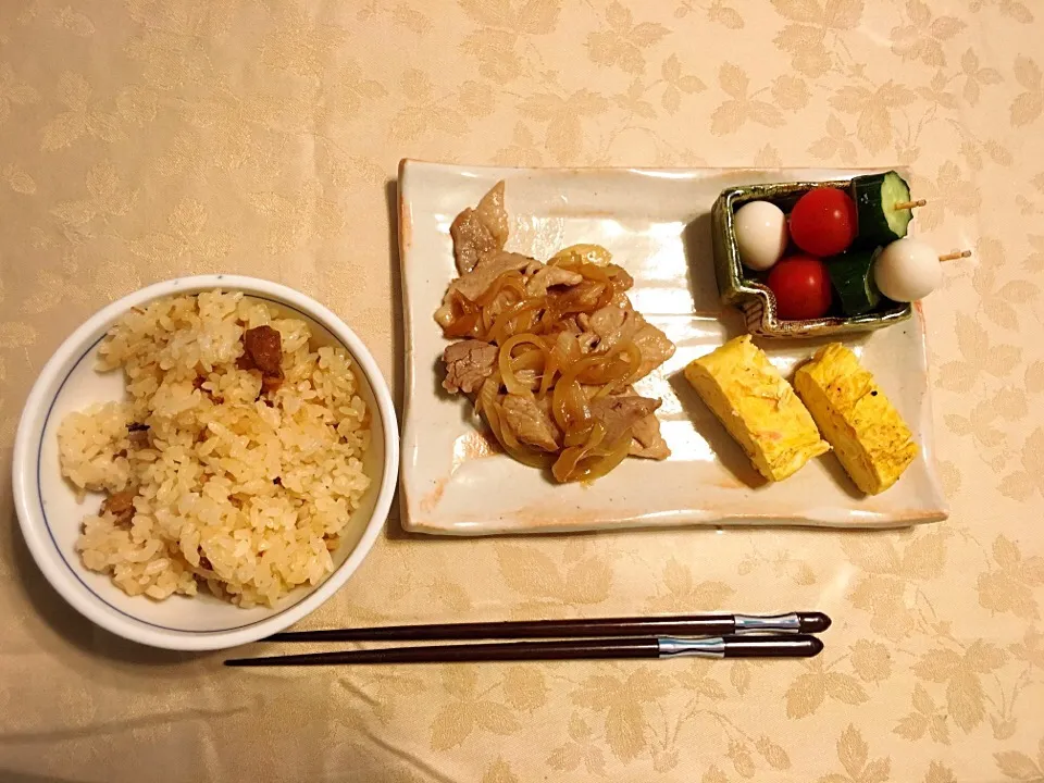 0630 Breakfast
鶏五目ご飯
豚の生姜焼き
鮭そぼろの卵焼き
野菜の3色串|Anna Nikeさん