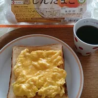 Snapdishの料理写真:スクランブルエッグトースト|☆K美☆さん