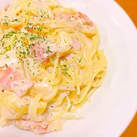 ベーコンと玉ねぎのクリームパスタ🍝|enatanさん