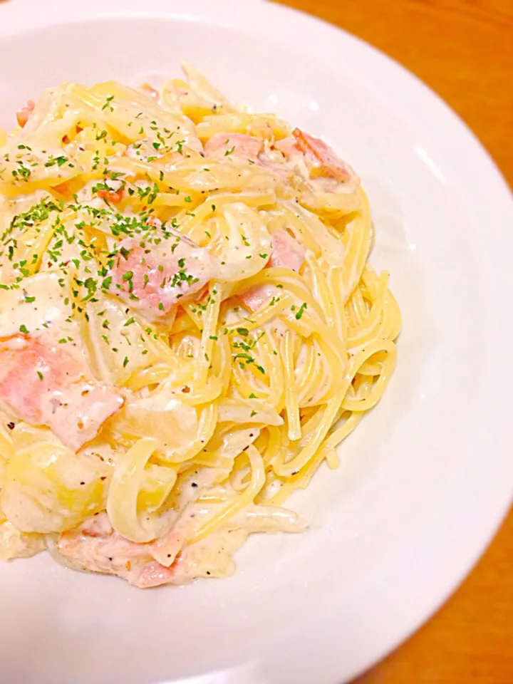 ベーコンと玉ねぎのクリームパスタ🍝|enatanさん