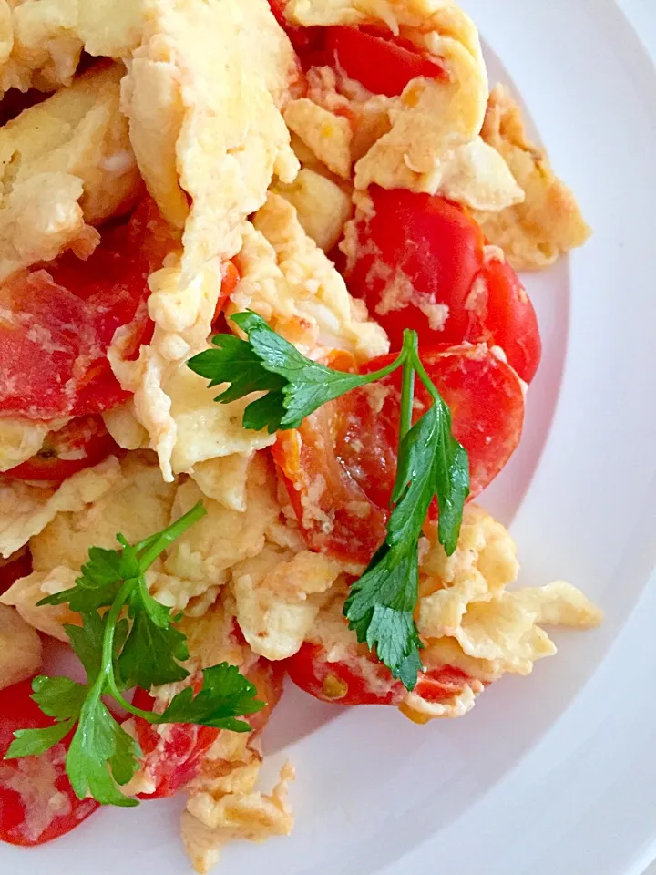 Cherry tomatoes Scrambled eggs|Tari's Kitchenさん