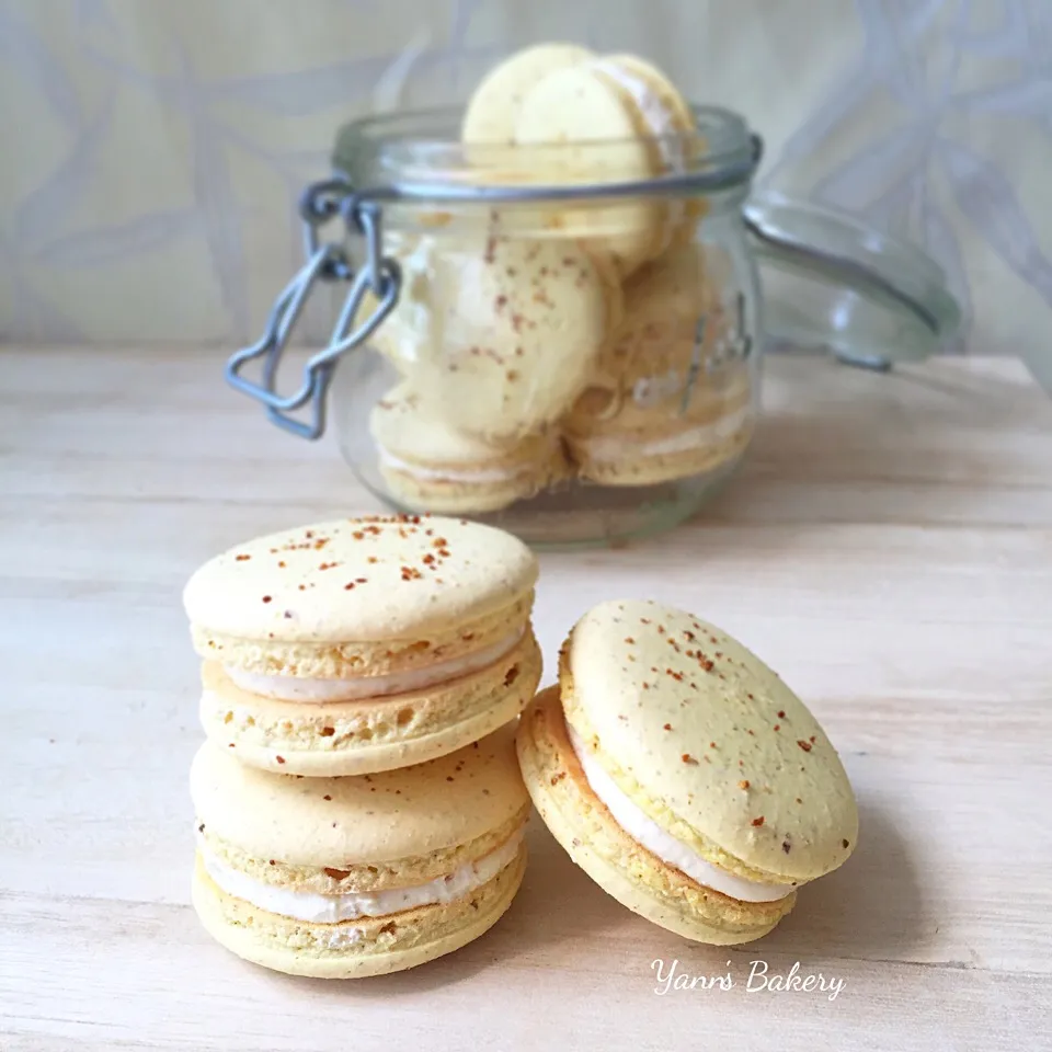 Homemade Yuzu Macarons with Yuzu Swiss Meringue Buttercream.
柚子マカロン|Yannさん