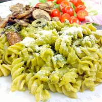 Snapdishの料理写真:Basil Pesto Pasta with side Mushrooms #Vegetarian #Healthy heal|Blusherさん