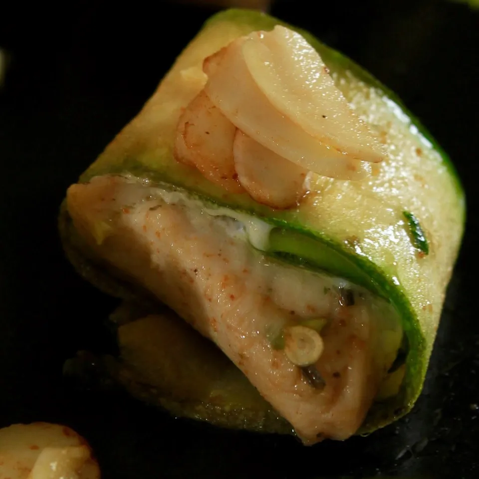 Courgettes and Marinated Ardèche Yellow Chicken Rolls,Almonds on a Creamy Curry Sauce.|PHILIPPEさん