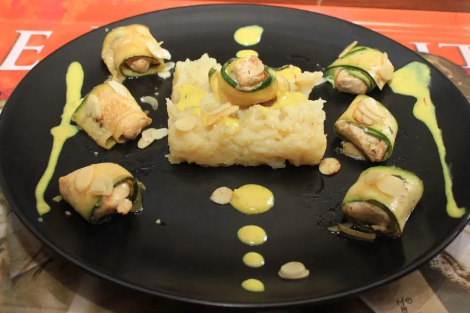 Courgettes and Marinated Ardèche Yellow Chicken Rolls,Almonds on a Creamy Curry Sauce.|PHILIPPEさん