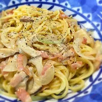 Snapdishの料理写真:キノコたくさんのクリームパスタ|Sakiさん