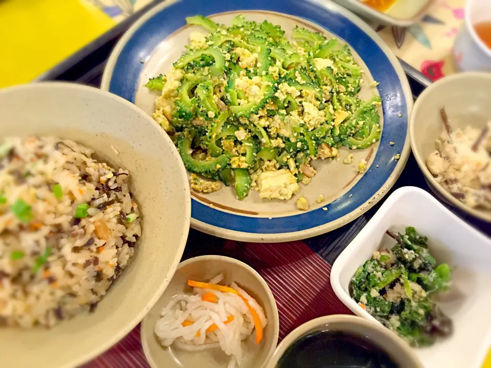 ゴーヤチャンプルーとジューシー定食|チカさん