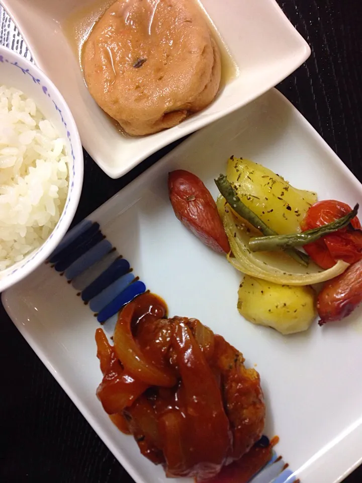 煮込みハンバーグ、野菜のグリル、がんも煮、ご飯。

#ムスメご飯|mossan＠OSAKAさん