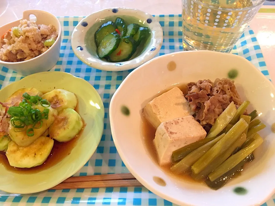 肉豆腐、蒸し茄子、枝豆入り卯の花、きゅうりの浅漬け、そば茶|Sayuri Kameshiroさん