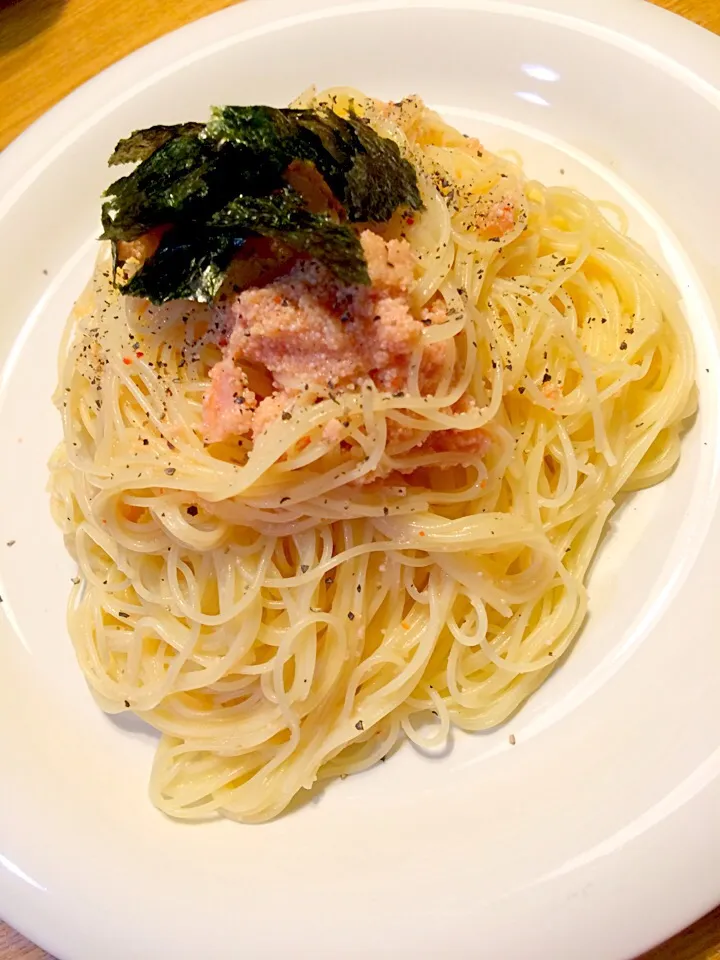 明太子の冷製カッペリーニ

toccaさんの料理 冷製たらこオイルパスタを参考に。|めぐさん