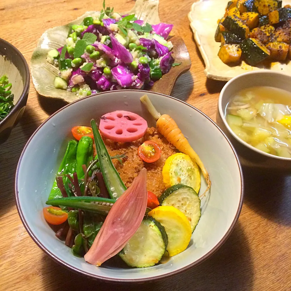 vegan
車麩のカツ煮風
ほうれん草のナムル
キヌアと枝豆のサラダ
大学カボチャ|makiko_aさん