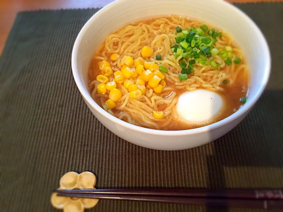 6月30日の朝食✴︎朝味噌ラーメン！ 主人の疲れがたまっている時の、元気が出る朝ごはんです。|mikomikoさん