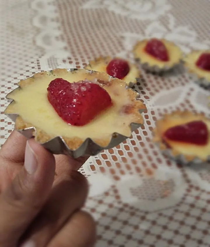 jam and custard tart|saniha ayshaさん