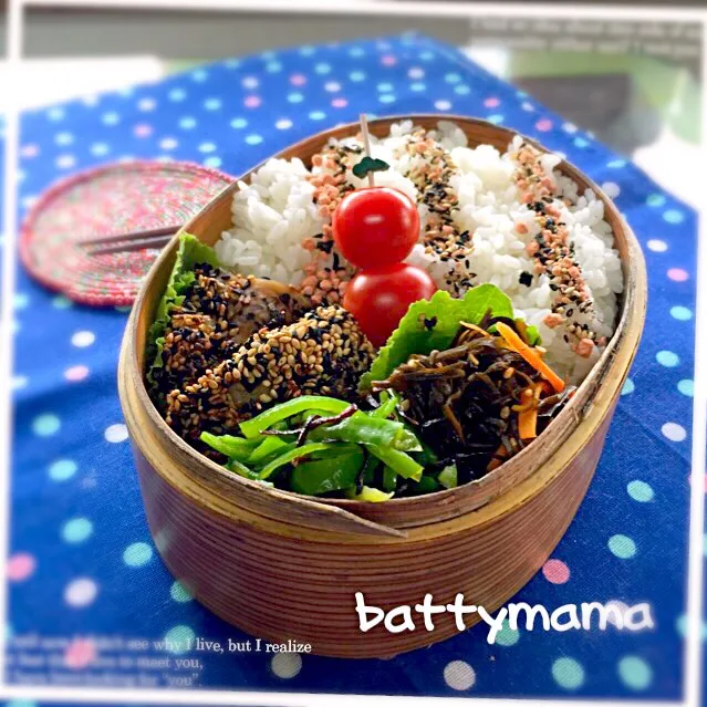 塩麹鶏の胡麻まぶし焼き弁当～♡ #battymamaの節約しても美味しいお弁当|ばってぃーまま＠♪さん