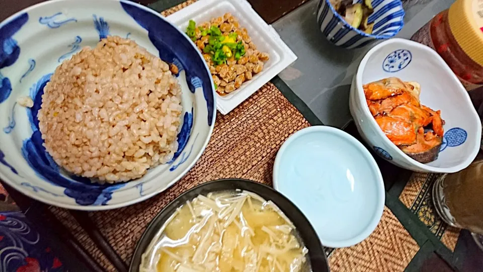 鮭照り焼き&納豆&えのきの味噌汁|まぐろさん