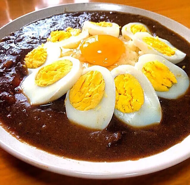 たまごカレー🍛TKG チキンベースなので親子カレーでもあり⁉️|ガク魁‼︎男飯さん