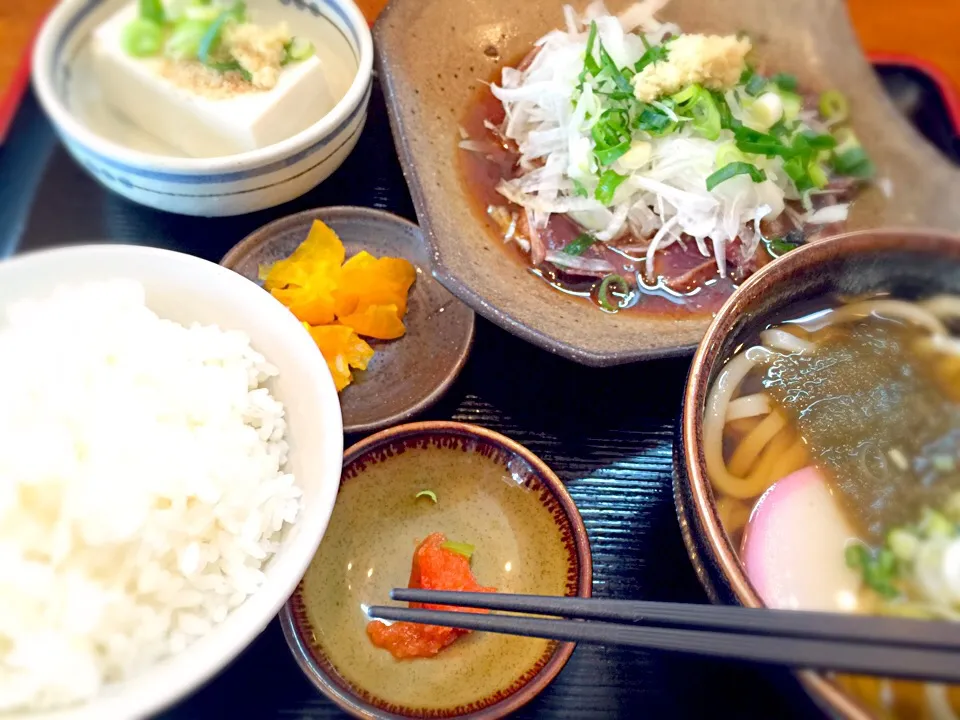 鰹のたたきとかけうどん定食|チカさん