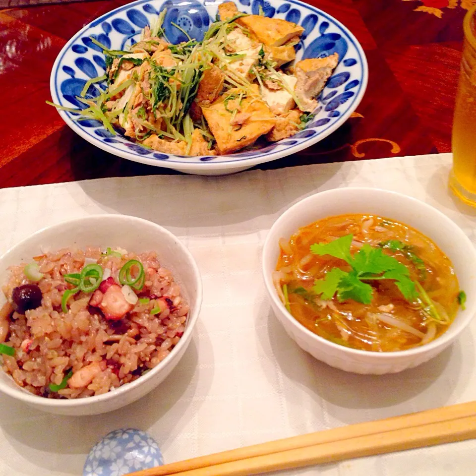 昨日の晩御飯(๑´ڡ`๑)
蛸飯 春雨スープ 水菜と厚揚げの炊いたん|ちゃたままさん