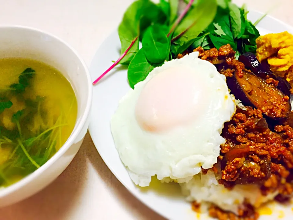 Snapdishの料理写真:Dinner 7.1 One plate:-) Bolognese on the rice with pumpkin salad  Enoki mushroom and white radish sprouts soup|moonmoonさん