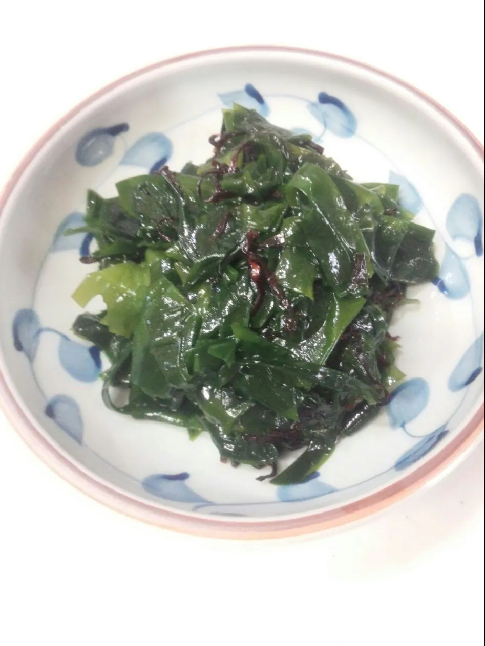 Snapdishの料理写真:わかめと塩昆布の中華風和え物|chou  chouさん