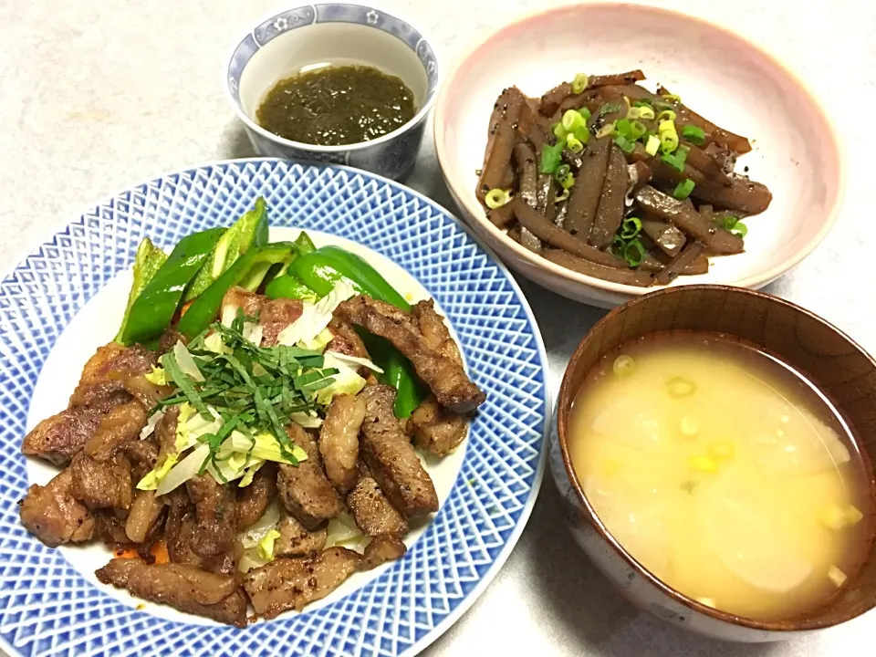 Snapdishの料理写真:焼肉定食っぽい晩ご飯|Orie Uekiさん