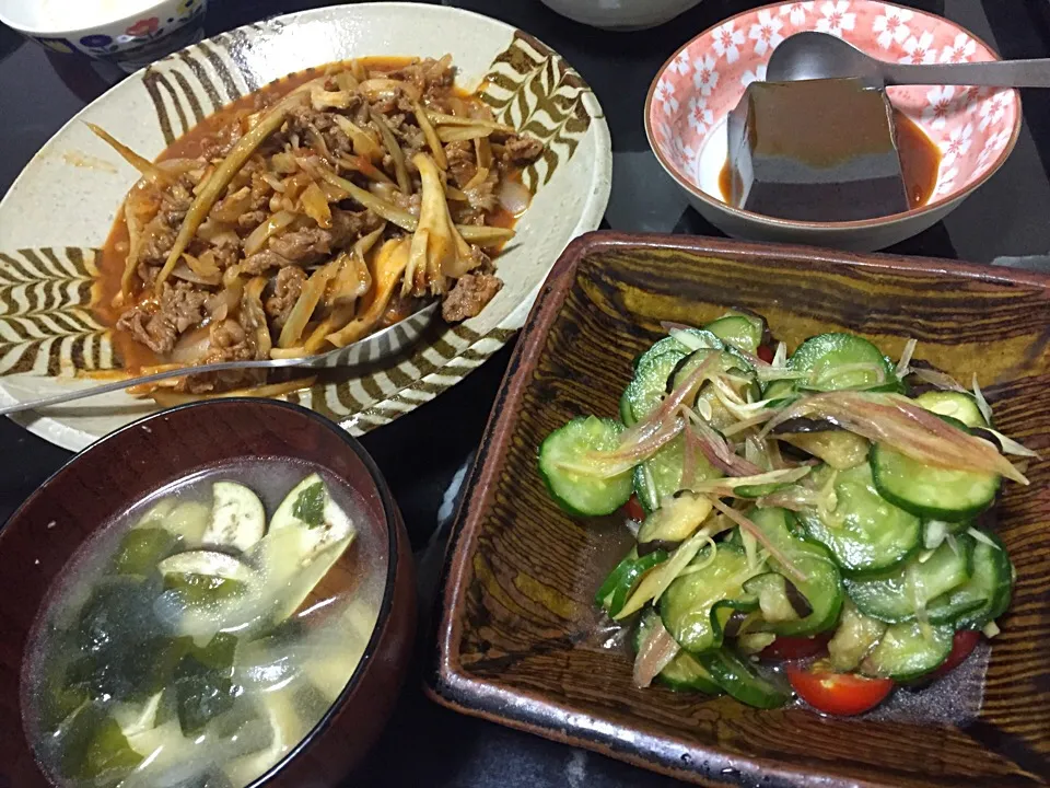 Snapdishの料理写真:7月1日晩ご飯。牛と牛蒡のトマト煮込み、夏野菜のマリネ、ごま豆腐、茄子のお味噌汁。|あやさん