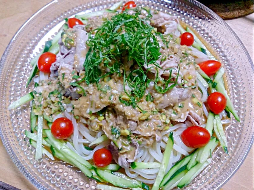 香味野菜たっぷり胡麻ダレで冷しゃぶうどん☺|シホさん