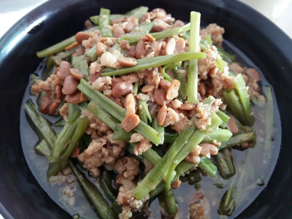 Snapdishの料理写真:homemade - fried morning glory with bean curd and mince pork, sweet and salty gravy by chef of Sam Khmer Noodles #samkhmernoodles|Sam Chanさん