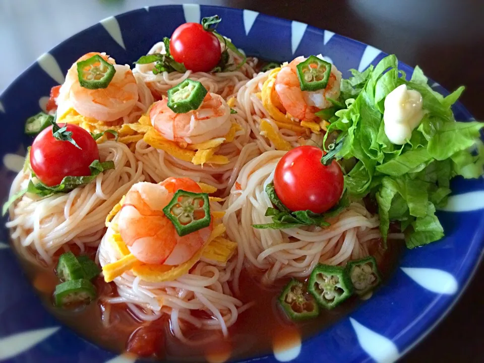 ヘルシートマトつゆそうめん"ร้อนๆมาทานขนมจีน ในซุปน้ำมะเขือเทศกันจ้า ช่วยลดอุณหภูมิในร่างกาย"..😋..|Porr Ishidaさん