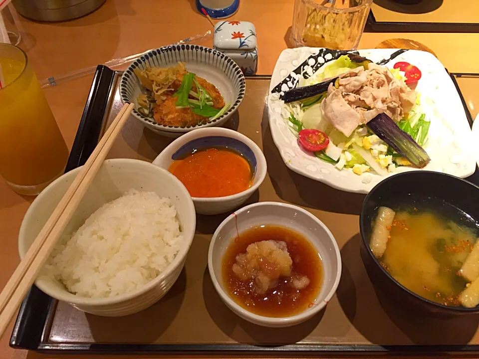 彩野菜の豚しゃぶ定食 @Yayoi|チェリーリンさん