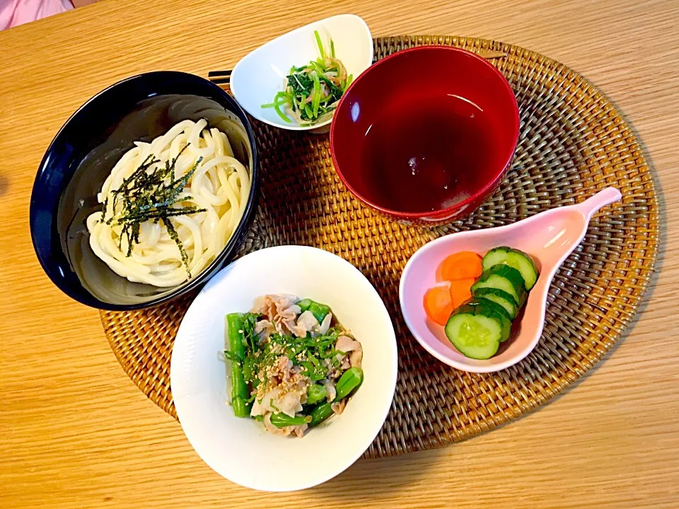 米国出張お疲れ夜食(冷やし生姜つけうどん ミツバの和え物 インゲンと豚肉の梅大葉茗荷ポン酢 漬物)|ochihekoさん