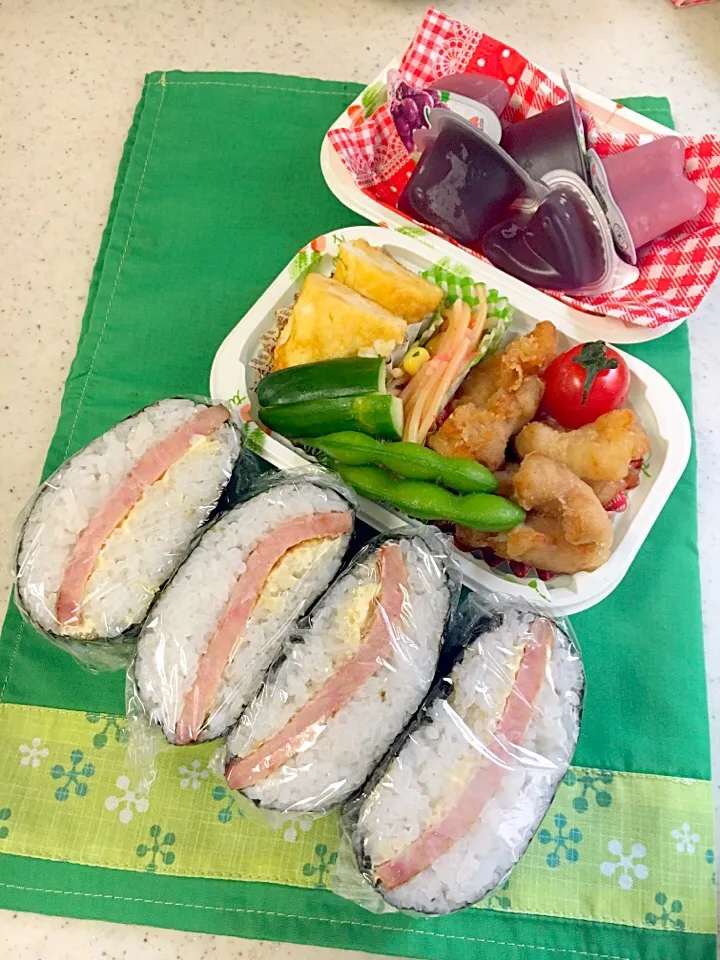 次男 農山村留学へ🍱
✴︎おにぎらず
✴︎唐揚げ
✴︎卵焼き
✴︎たらこパスタ|emisanさん