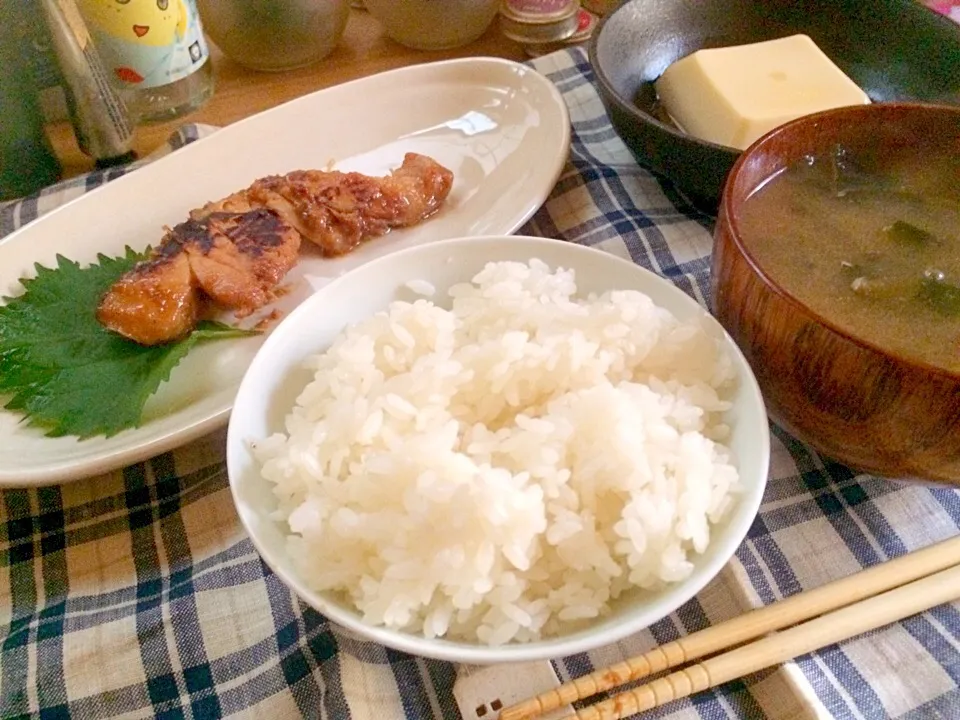 朝ごはん★鱈の味噌漬け焼き、たまご豆腐、みそ汁、ごはん|ハルさん